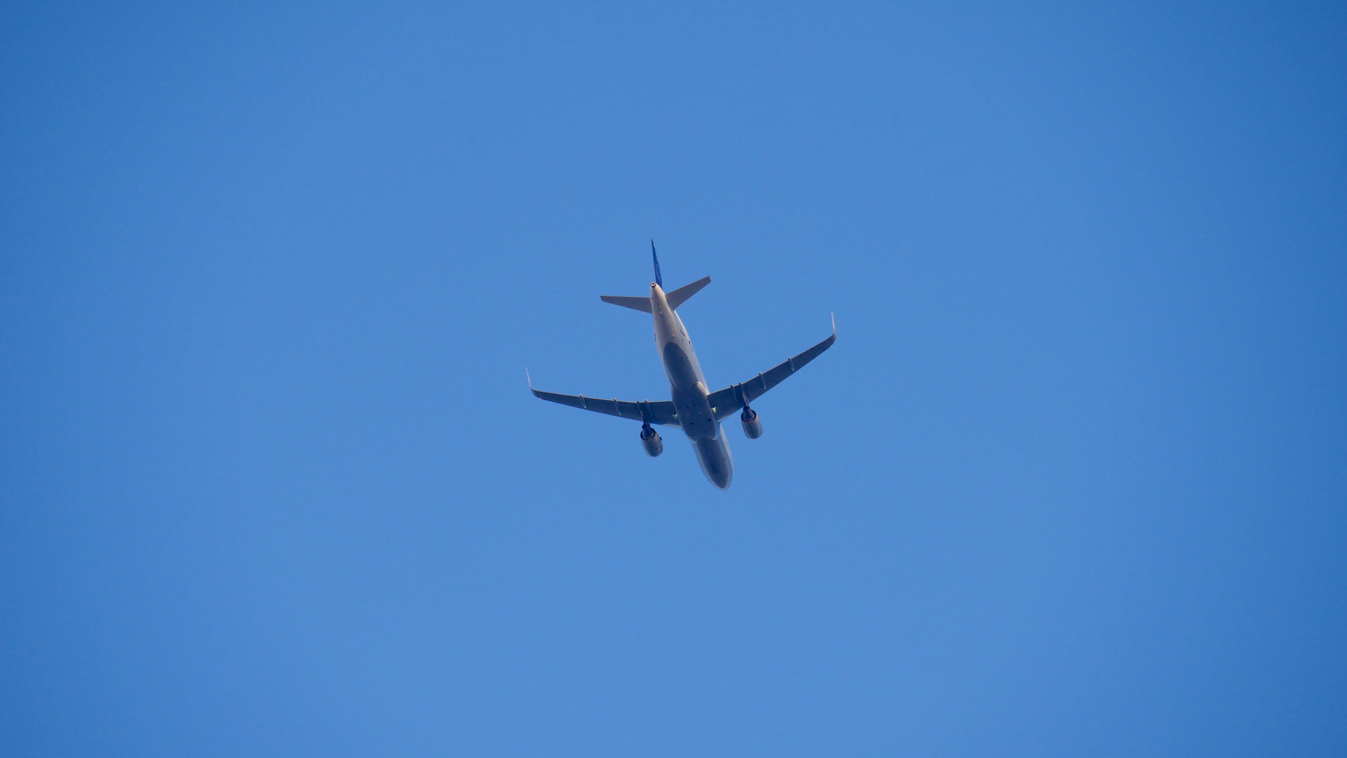 Airliner Flyovers 1 Shapingwaves sound effects sound library Airliner Flyovers